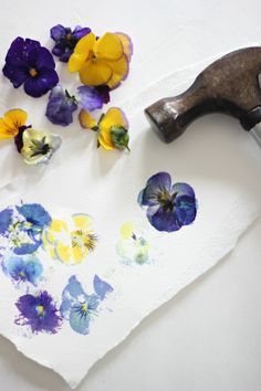 Estampació floral en tela